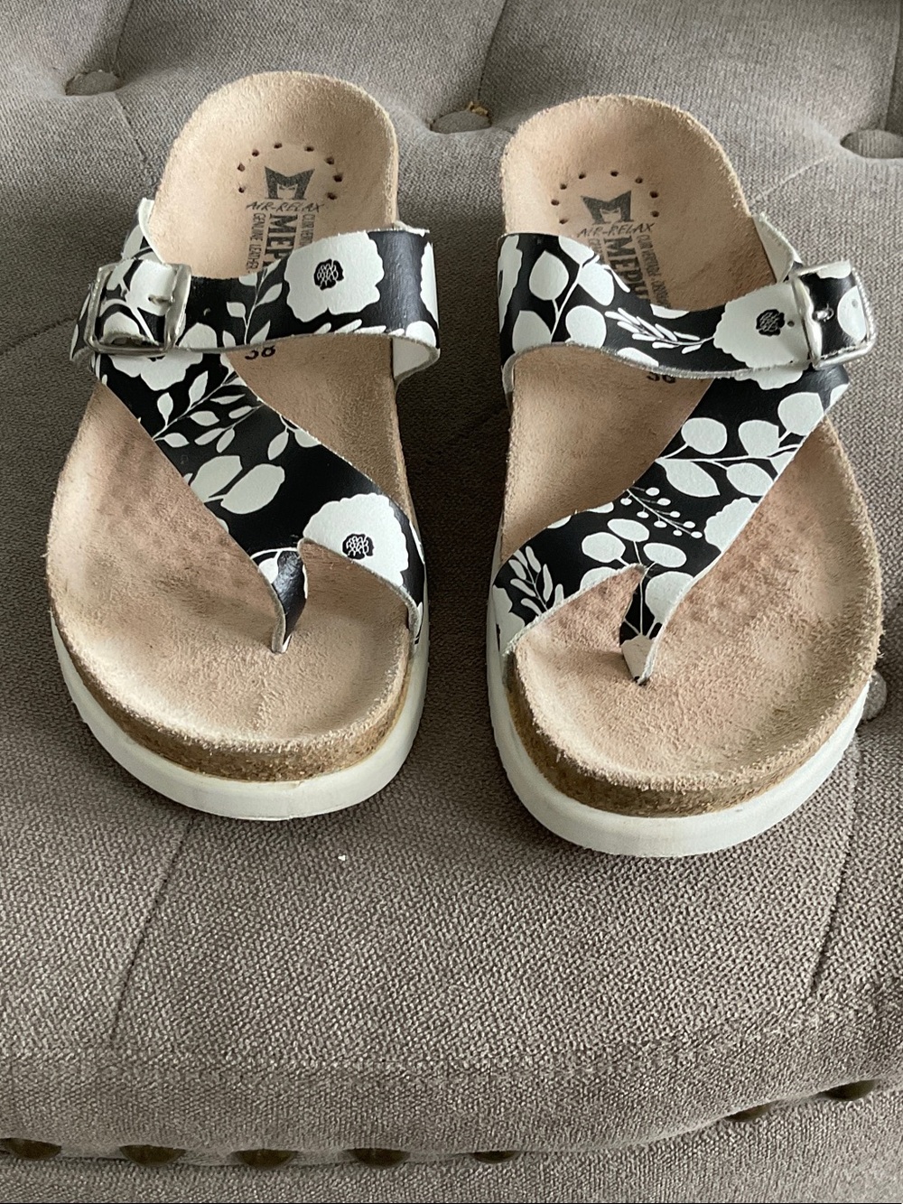Mephisto Black & White Floral Toe-Post Sandals